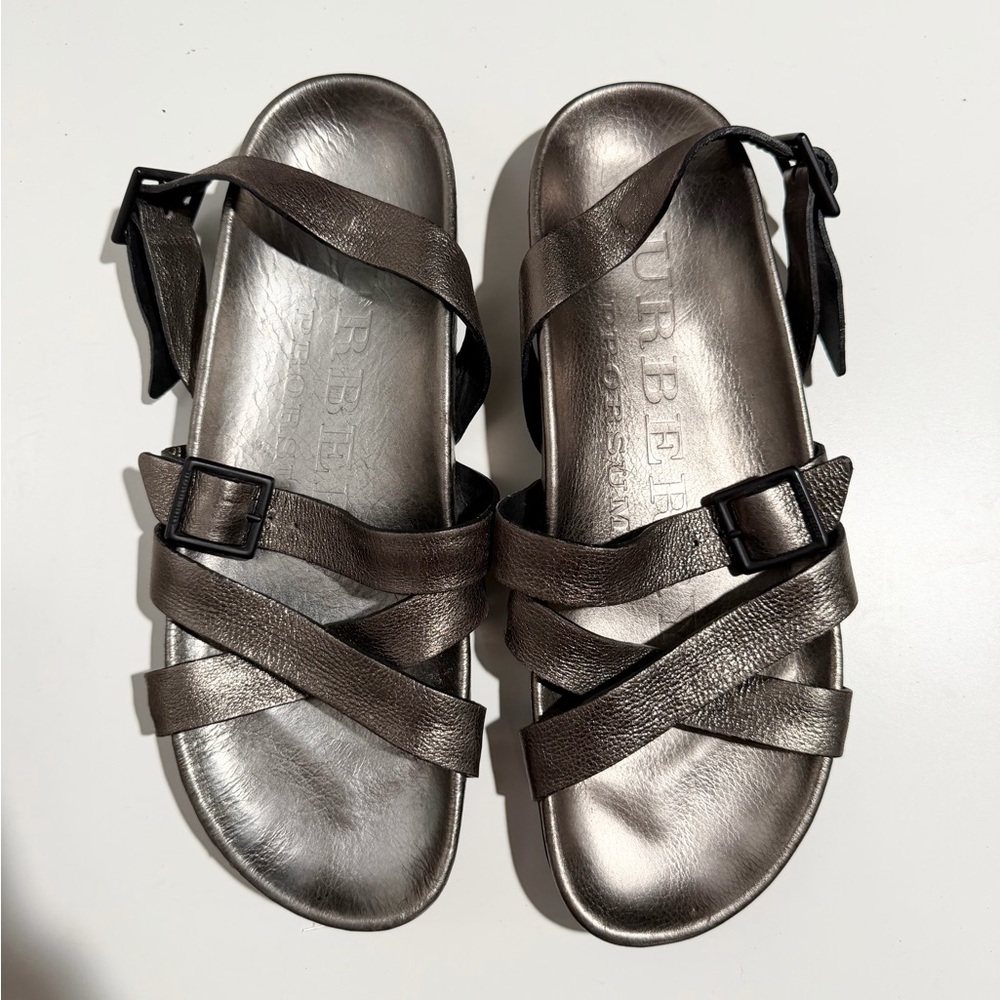 Burberry Prosum metallic‎ leather sandals 44